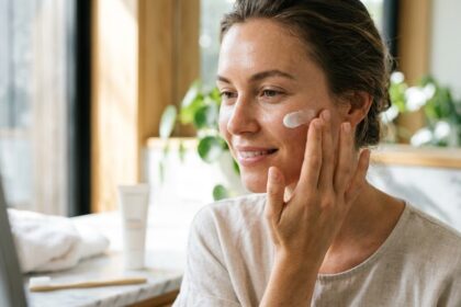 Sunscreen for Oily Skin: What to Look For and How to Apply It
